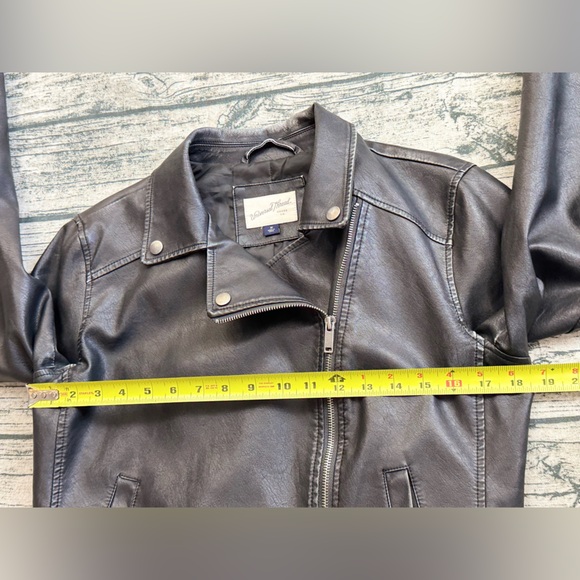 Universal Thread Black Faux Leather Motorcycle Jacket, Women's Size Medium - Picture 9 of 14